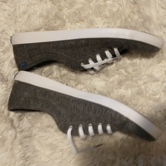 Keds woman's size 7.5 classic canvas sneakers - Picture 2 of 15